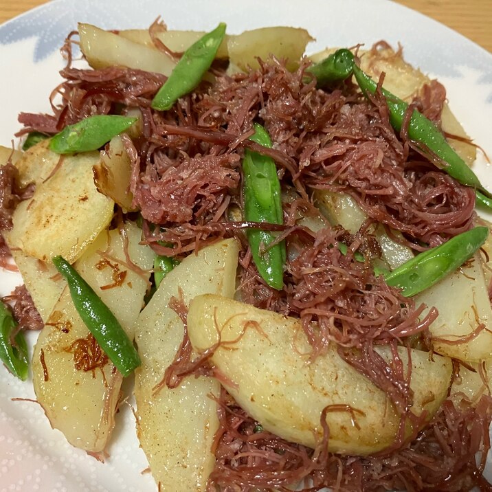 コンビーフとじゃが芋とインゲンのソテー☆彡